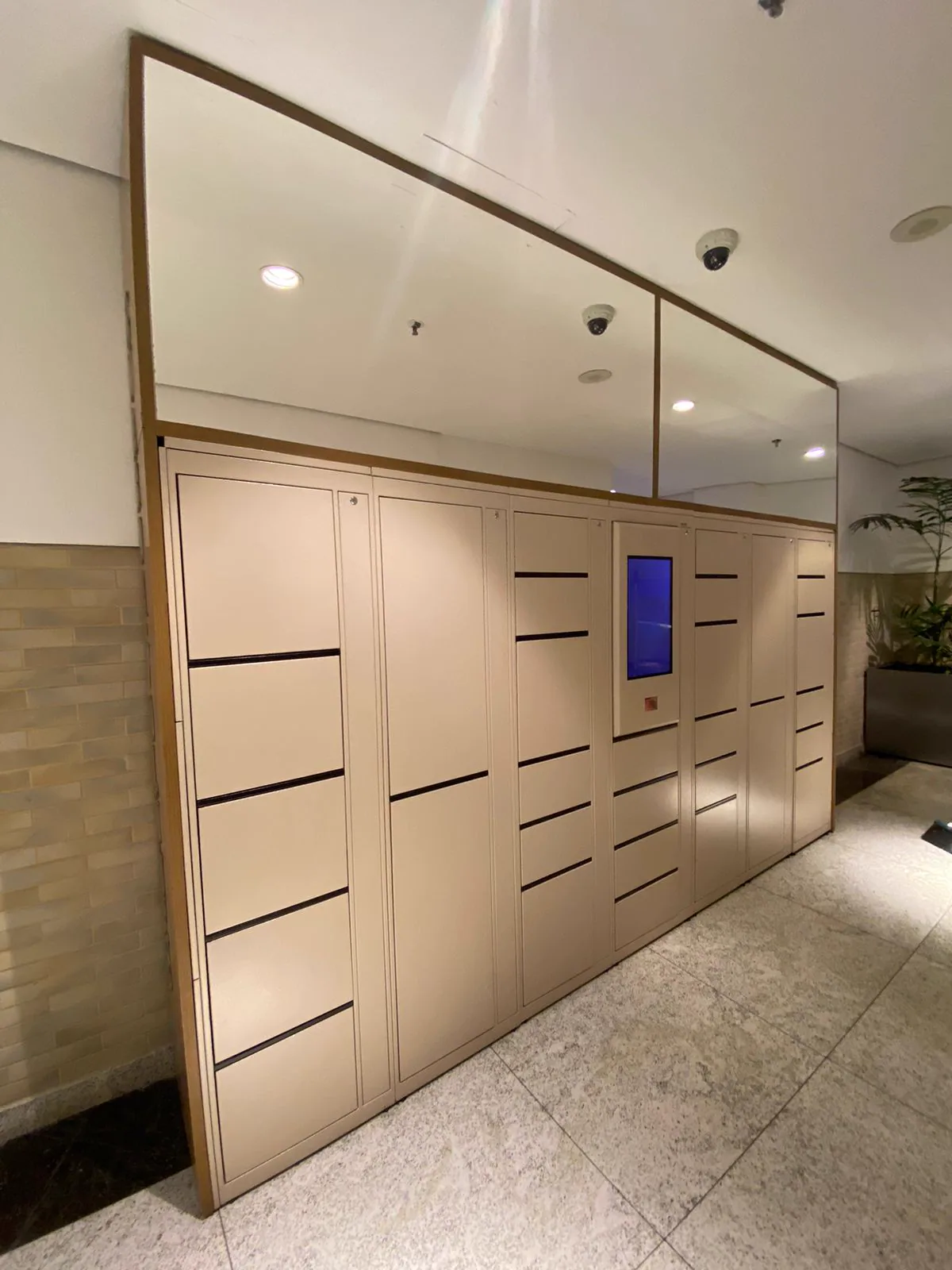 Smart Locker Oppitz instalado em condomínio