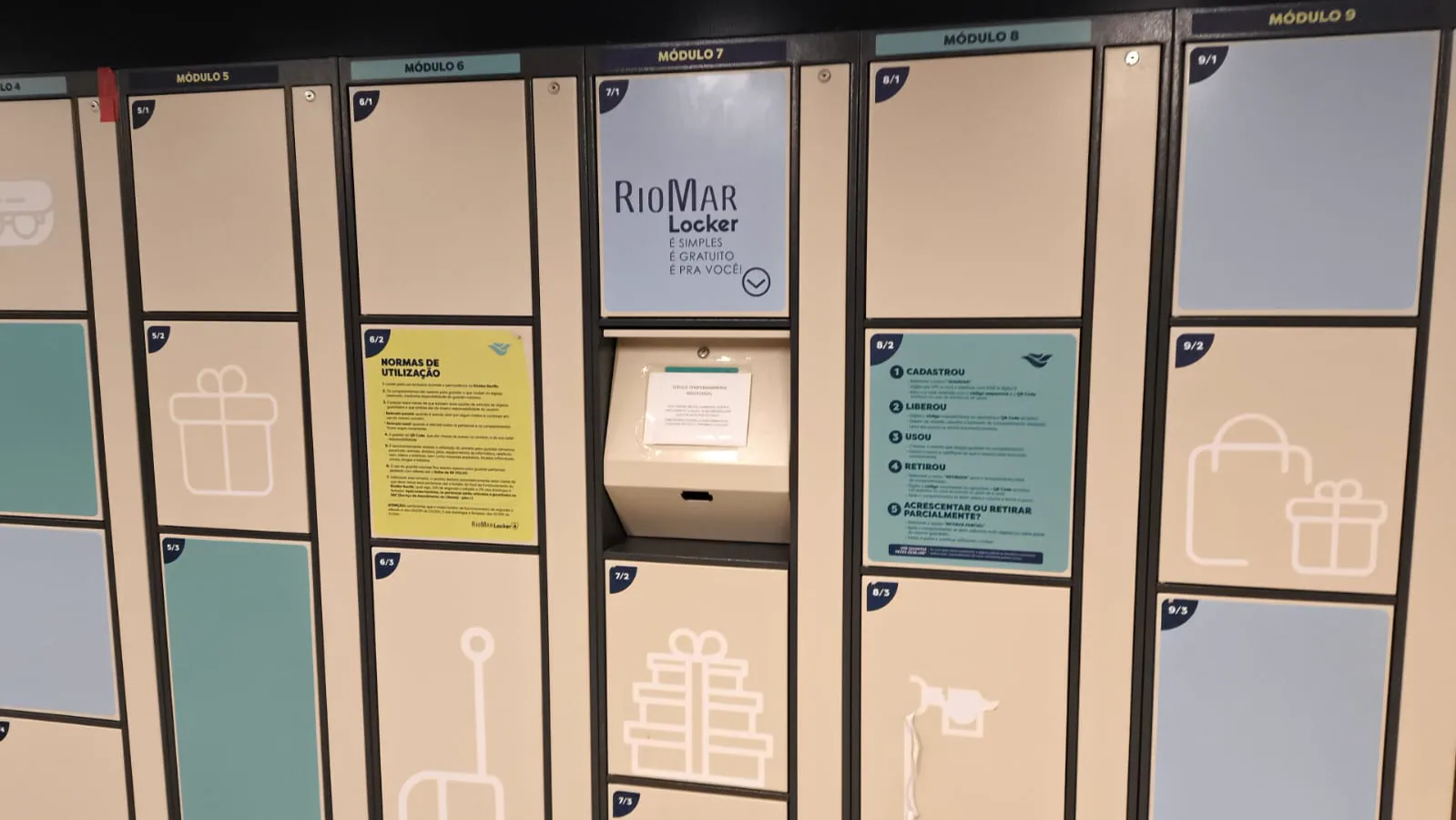 Smart Locker Oppitz em operação real com compartimento aberto